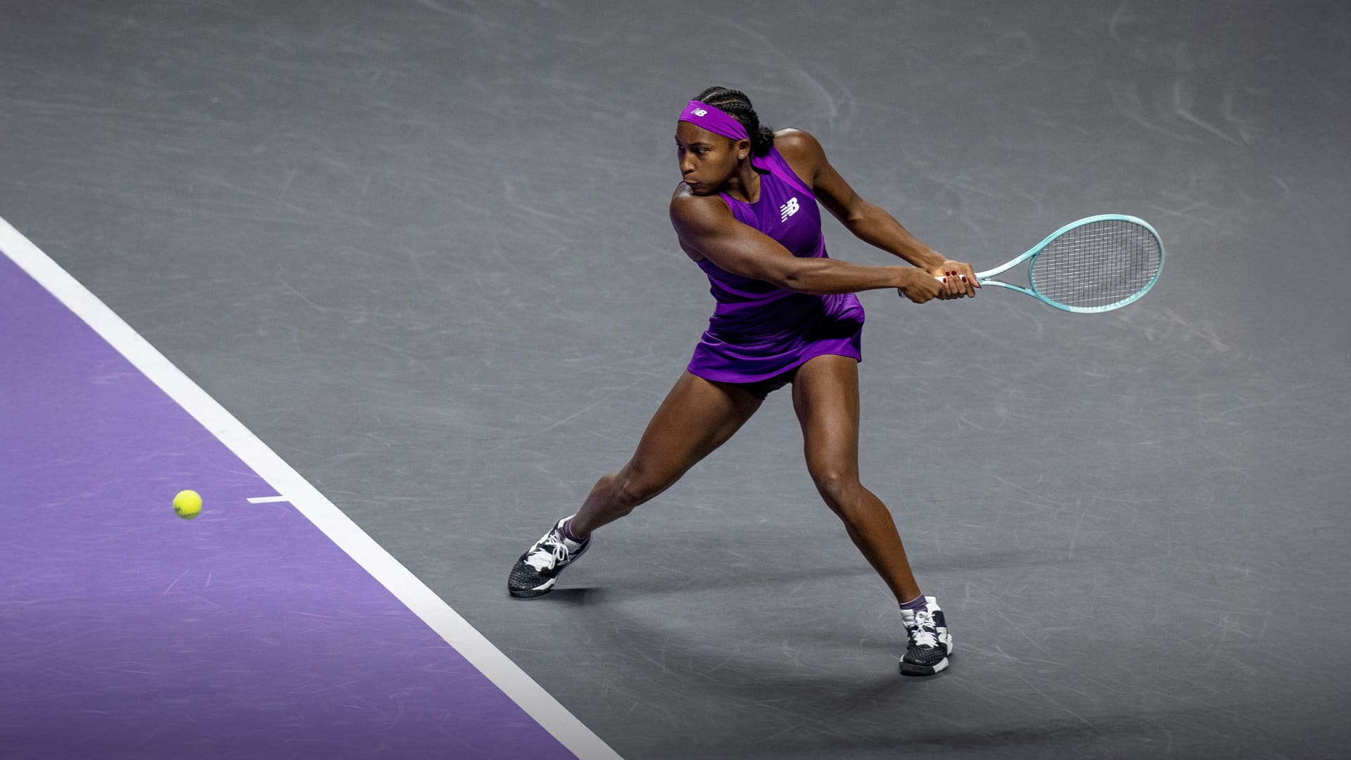 她穿上警察 她穿上警察